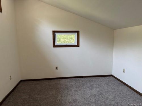 5 Wolf Pond Rd, Wurtsboro, NY, 12790-2044 | Card Image