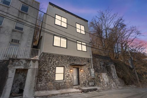 3-9009 Riverside Pl, North Bergen, NJ, 07047-6261 | Card Image