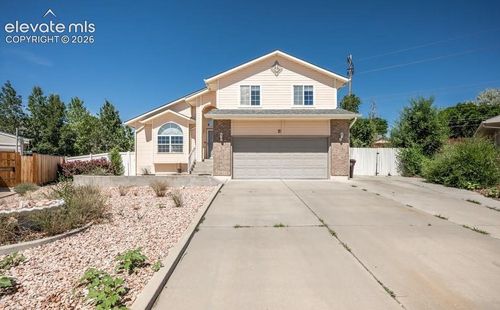 15 White Dove Ct, Pueblo, CO, 81001-1853 | Card Image
