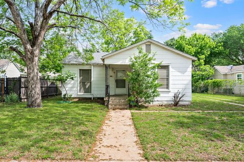 3409 Dalford St, Fort Worth, TX, 76111-4824 | Card Image