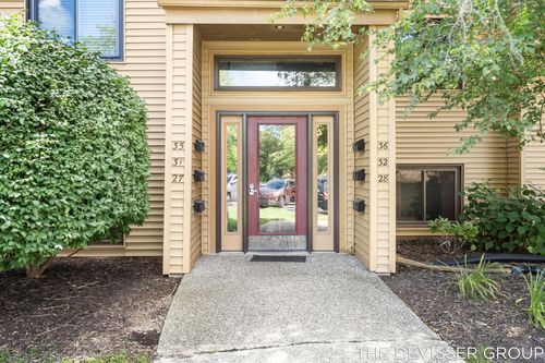 31-300 Farington Blvd, Holland, MI, 49423-8301 | Card Image
