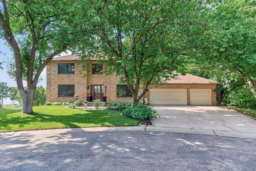 8945 Dallas Ln N, Maple Grove, MN, 55369-9270 | Card Image