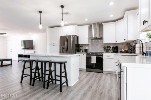 2041 E Harvard Dr, Tempe, AZ, 85283-2414 | Card Image