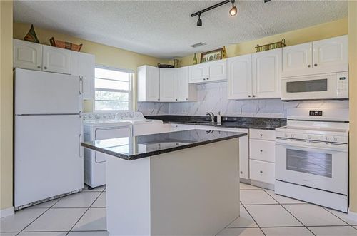 203-11 Vista Palm Ln, Vero Beach, FL, 32962-0843 | Card Image