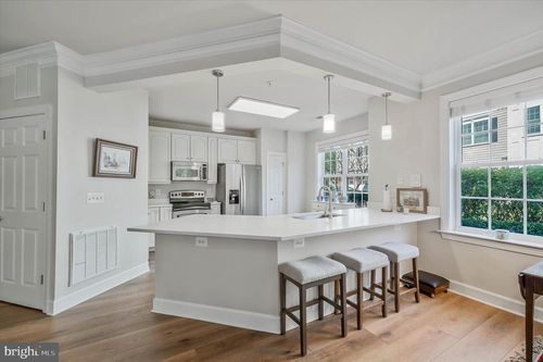 101-15231 Royal Crest Dr, HAYMARKET, VA, 20169-6222 | Card Image