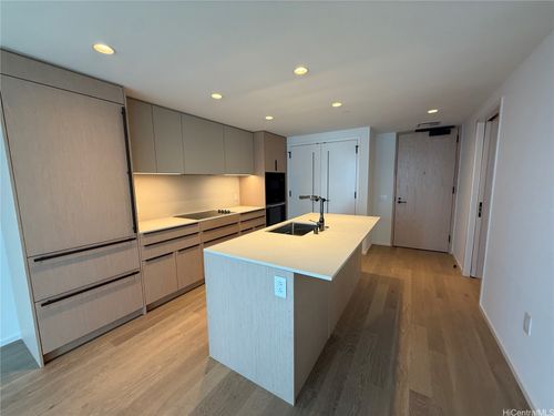 1906-333 Ward Ave, Honolulu, HI, 96814-4107 | Card Image