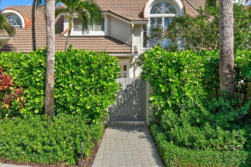 2576 Muirfield Ct, Wellington, FL, 33414-7018 | Card Image