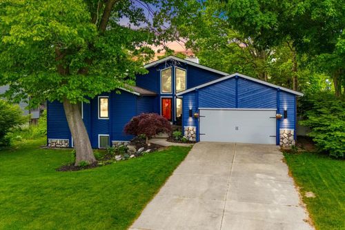 6767 Knollview Dr, Hudsonville, MI, 49426-9388 | Card Image