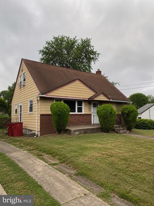 605 Raws Ave, SOMERDALE, NJ, 08083-1235 | Card Image