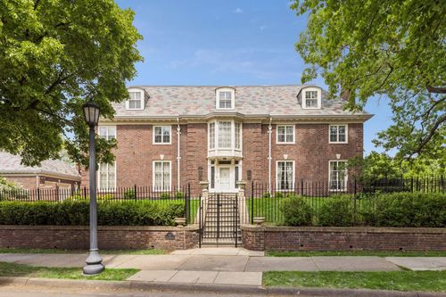 1122 Mount Curve Ave, Minneapolis, MN, 55403-1127 | Card Image