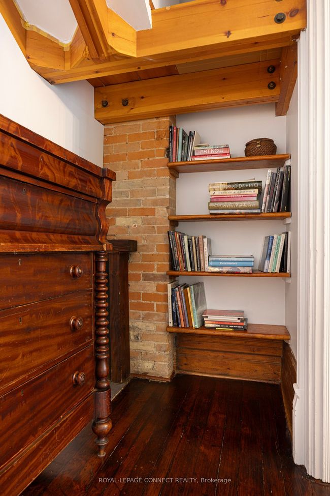 288 Sherbourne St, House attached with 9 bedrooms, 5 bathrooms and null parking in Toronto ON | Image 10