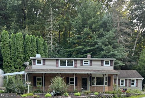 6381 Glatfelters Station Rd, SEVEN VALLEYS, PA, 17360-8642 | Card Image