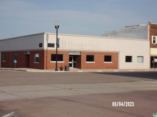 801 Central Ave, Hawarden, IA, 51023-2284 | Card Image