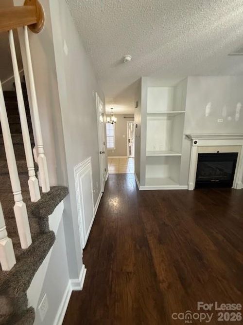 1491 20th Ave Ne, Hickory, NC, 28601-1887 | Card Image