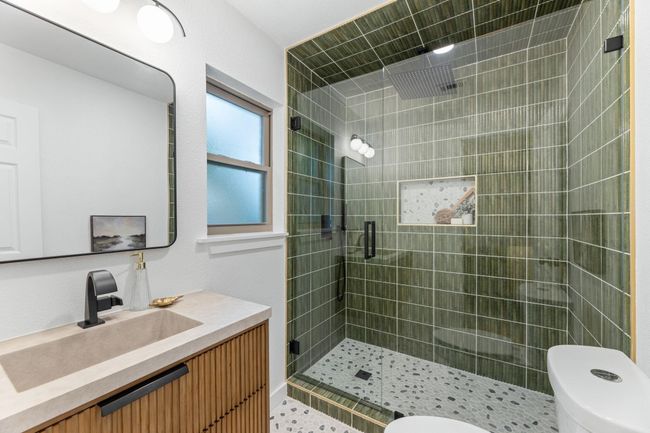 Fully upgraded primary bathroom! | Image 15