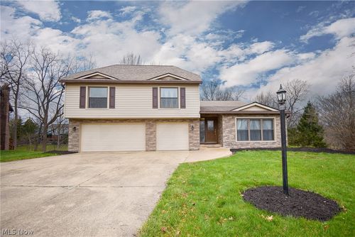 18086 Winchester Ct, Strongsville, OH, 44136-7350 | Card Image