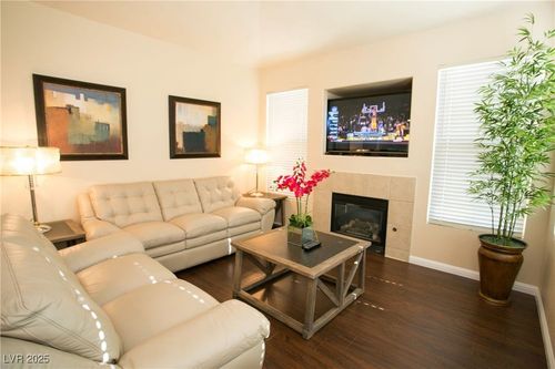 000-9975 Peace Way, Las Vegas, NV, 89147 | Card Image