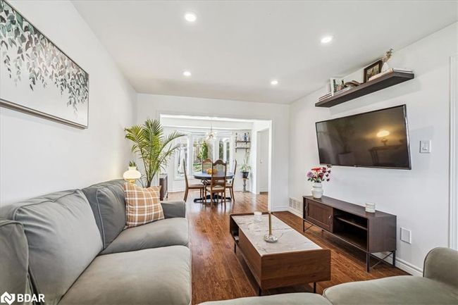 3193 Greenbough Cres, House other with 3 bedrooms, 3 bathrooms and 3 parking in Burlington ON | Image 6