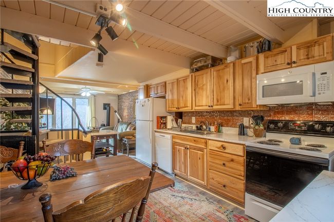 UNIT-7 - 104 Snowplow Ln, Condo with 3 bedrooms, 3 bathrooms and null parking in Beech Mountain NC | Image 10