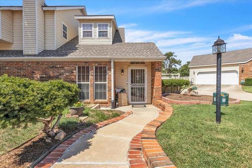 9031 S Timberview Dr, Midwest City, OK, 73130-5233 | Card Image