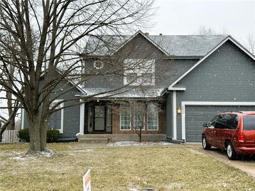 5002 Woodsonia Dr, Shawnee, KS, 66226-3833 | Card Image