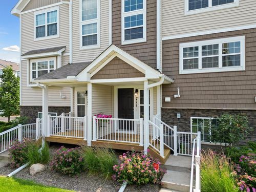 711 Eagle Ct, Lino Lakes, MN, 55014-1688 | Card Image