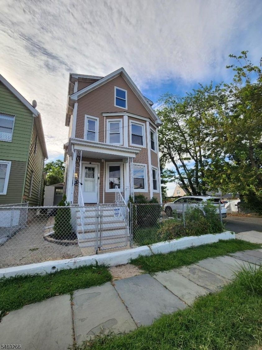 Residential Lease in Bloomfield Twp.