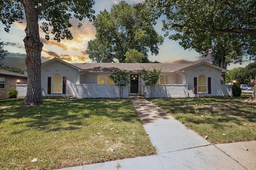 7549 Terry Dr, North Richland Hills, TX, 76180-6351 | Card Image