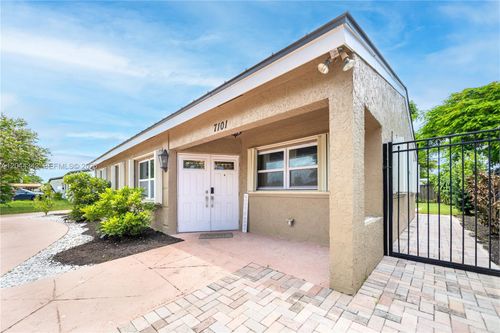 7101 Hope St, Hollywood, FL, 33024-3714 | Card Image