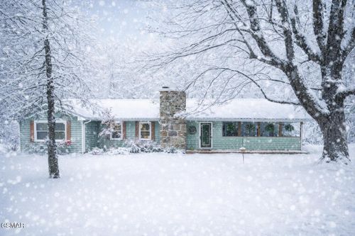 4527 E Scenic Dr, Gatlinburg, TN, 37738-6523 | Card Image