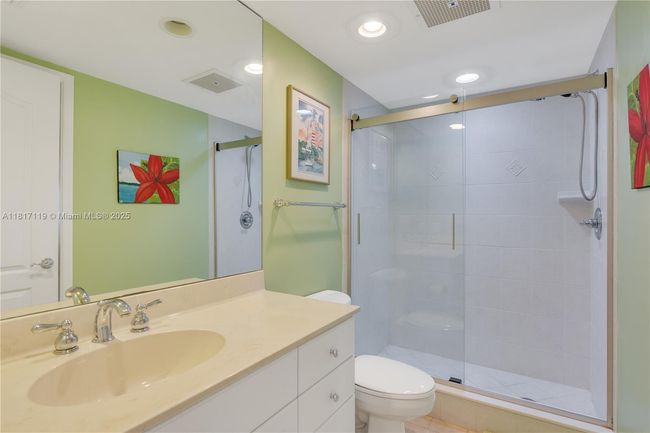 APT-7C - 3000 N Highway A1a, Condo with 3 bedrooms, 3 bathrooms and null parking in Hutchinson Island FL | Image 30