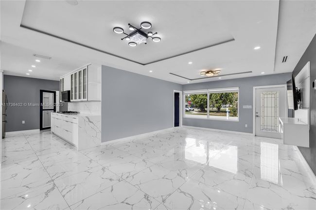 19820 Kingston Dr, House other with 4 bedrooms, 3 bathrooms and null parking in Cutler Bay FL | Image 7