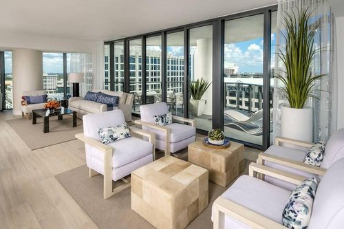 lph7-500 E Las Olas Boulevard, Fort Lauderdale, FL, 33301 | Card Image