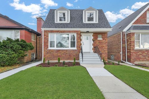 8047 S Mozart St, Chicago, IL, 60652-2728 | Card Image