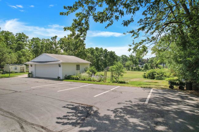 519 W Flint St, House other with 3 bedrooms, 3 bathrooms and null parking in Davison MI | Image 10