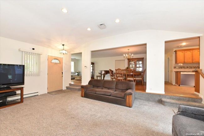 6 Windward Ln, House other with 4 bedrooms, 3 bathrooms and null parking in Commack NY | Image 14