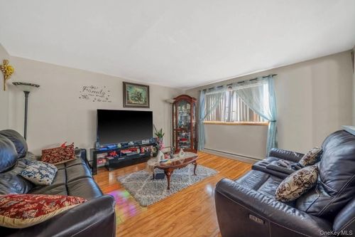 175 Clement Ave, Elmont, NY, 11003-2705 | Card Image