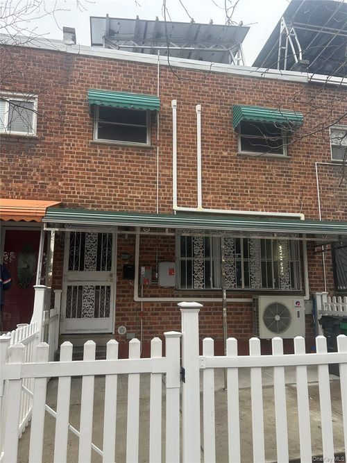 2009 Chatterton Avenue, New York, NY, 10472 | Card Image