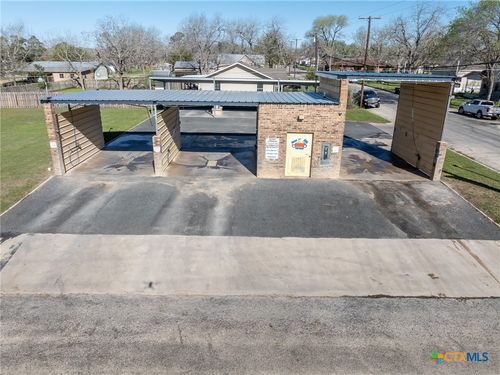 806 N Avenue G, Shiner, TX, 77984-6200 | Card Image