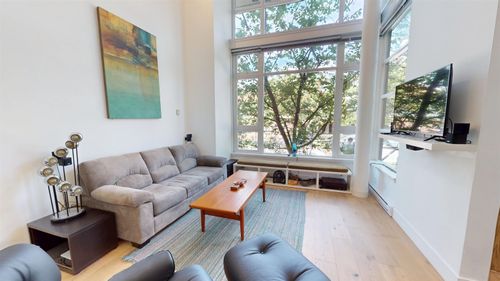 2727 Sophia St, Vancouver, BC, V5T3L1 | Card Image