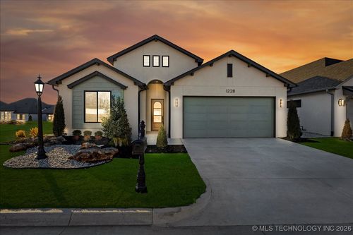 1228 N 72nd St, Broken Arrow, OK, 74014-2526 | Card Image