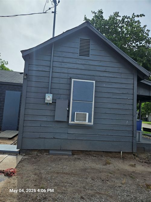 719 E 2nd St, Cushing, OK, 74023-4017 | Card Image