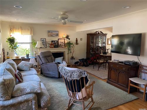 2 Elizabeth Pl, Center Moriches, NY, 11934-3435 | Card Image