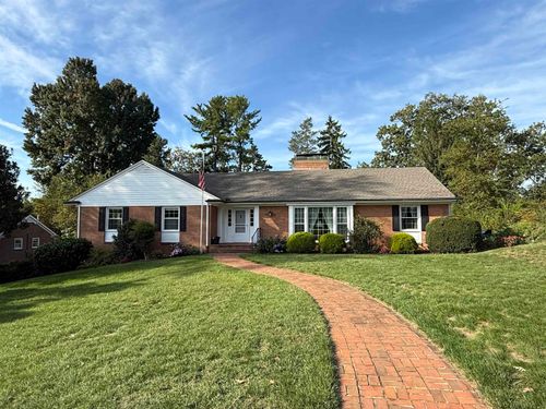 1075 Fairway Dr, WAYNESBORO, VA, 22980-3457 | Card Image