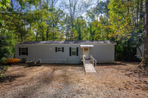 105 Whisperridge Ct, Moneta, VA, 24121-2953 | Card Image