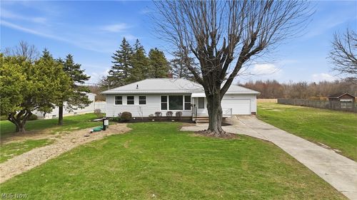 8420 Avon Belden Rd, North Ridgeville, OH, 44039-3812 | Card Image
