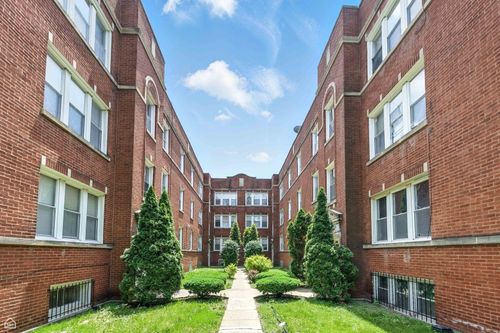 3s-1301 E 71st Pl, Chicago, IL, 60619-1440 | Card Image