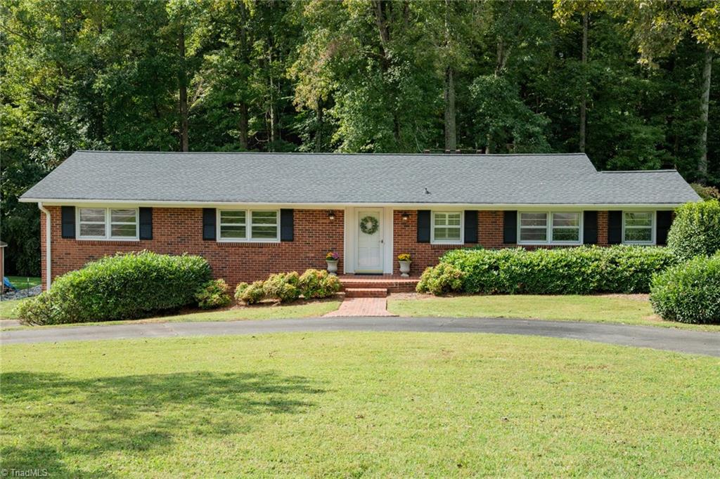 Jones Dr, Winston Salem, NC 27107