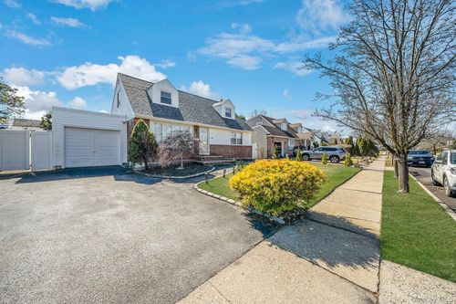 1708 Francis Dr, East Meadow, NY, 11554-1520 | Card Image