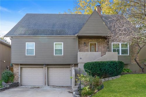 16205 126th Ter, Olathe, KS, 66062-1135 | Card Image